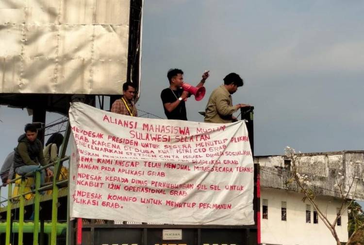 Tuntut Grab Minta Maaf, Aliansi Mahasiswa Muslim Indonesia Demonstrasi di Makassar