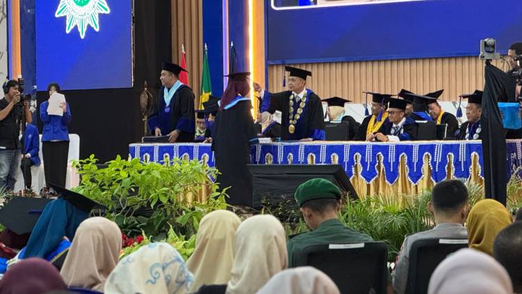 UMGO Wisuda 430 Lulusan, Rektor Tegaskan Peran Kampus Bangun SDM Gorontalo Berbasis Nilai Islam